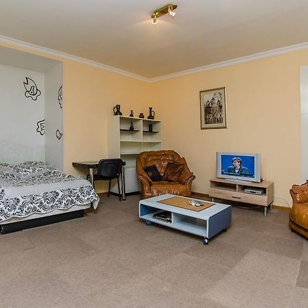 Apartment Triokhsviatytelskaya Street 3 Київ Екстер'єр фото