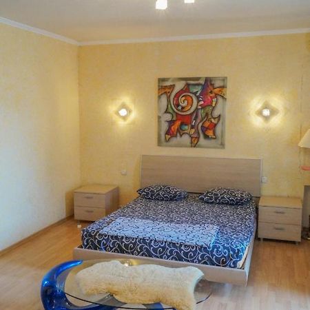 Apartment Triokhsviatytelskaya Street 3 Київ Екстер'єр фото