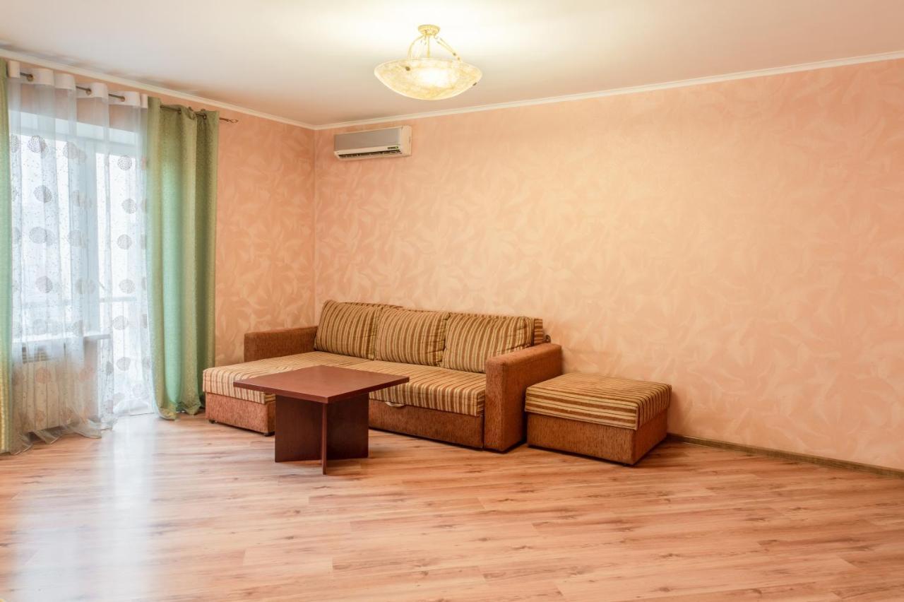 Apartment Triokhsviatytelskaya Street 3 Київ Екстер'єр фото