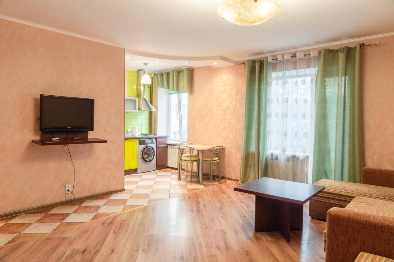 Apartment Triokhsviatytelskaya Street 3 Київ Екстер'єр фото