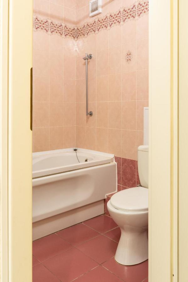 Apartment Triokhsviatytelskaya Street 3 Київ Екстер'єр фото