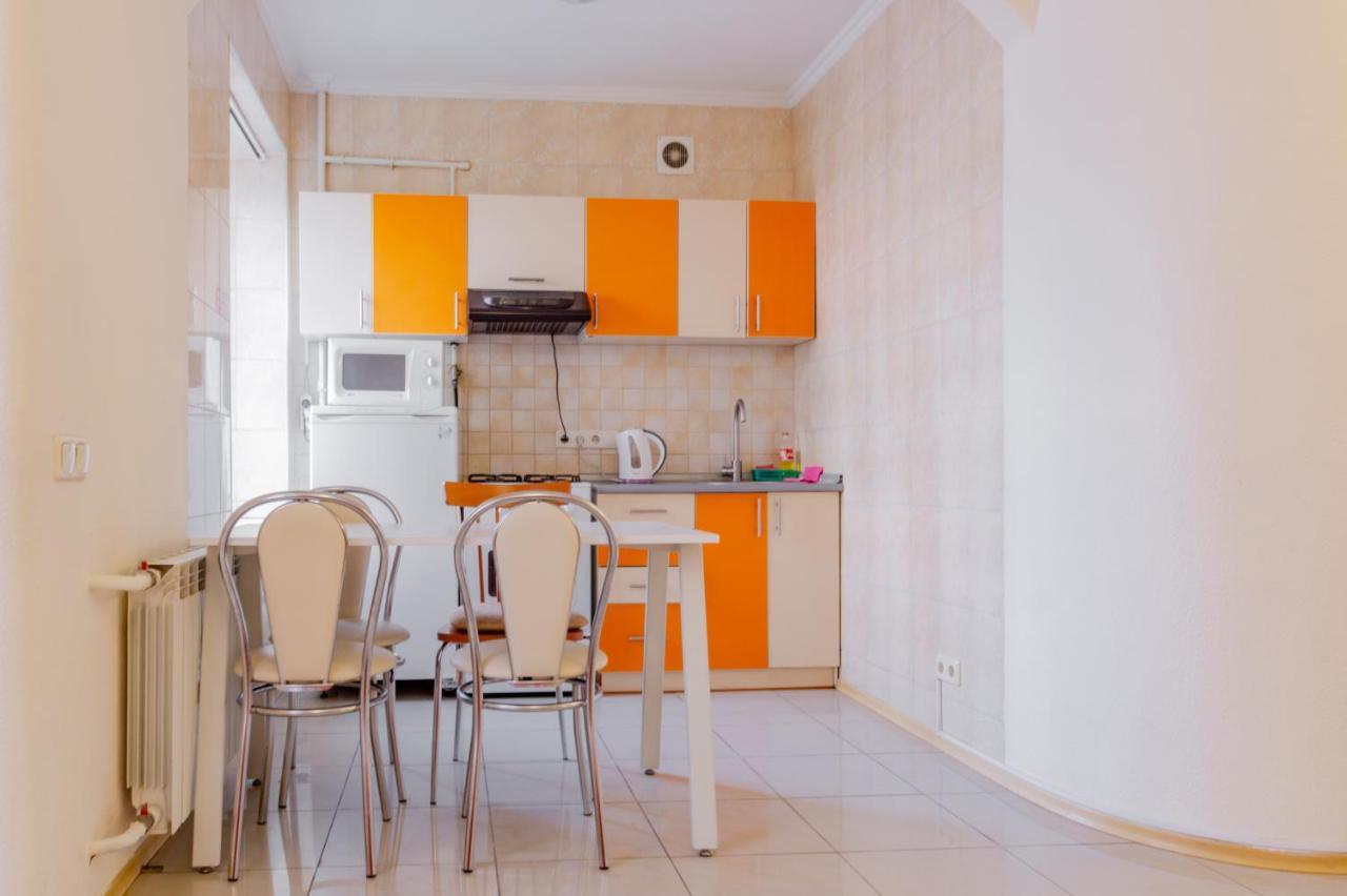 Apartment Triokhsviatytelskaya Street 3 Київ Екстер'єр фото