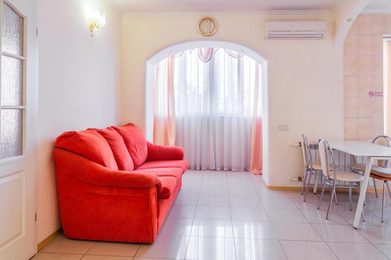 Apartment Triokhsviatytelskaya Street 3 Київ Екстер'єр фото
