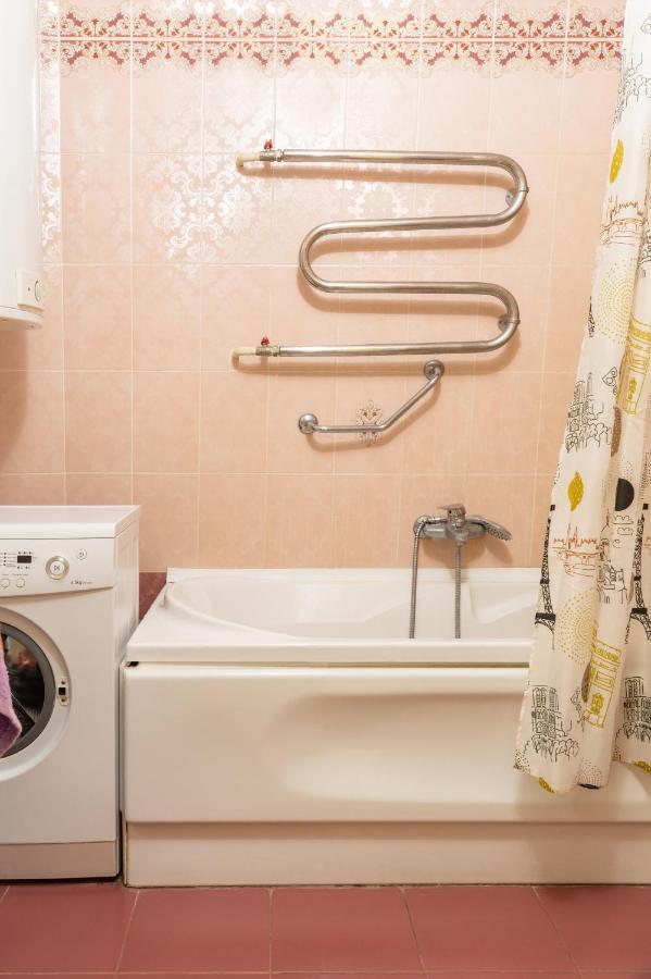 Apartment Triokhsviatytelskaya Street 3 Київ Екстер'єр фото