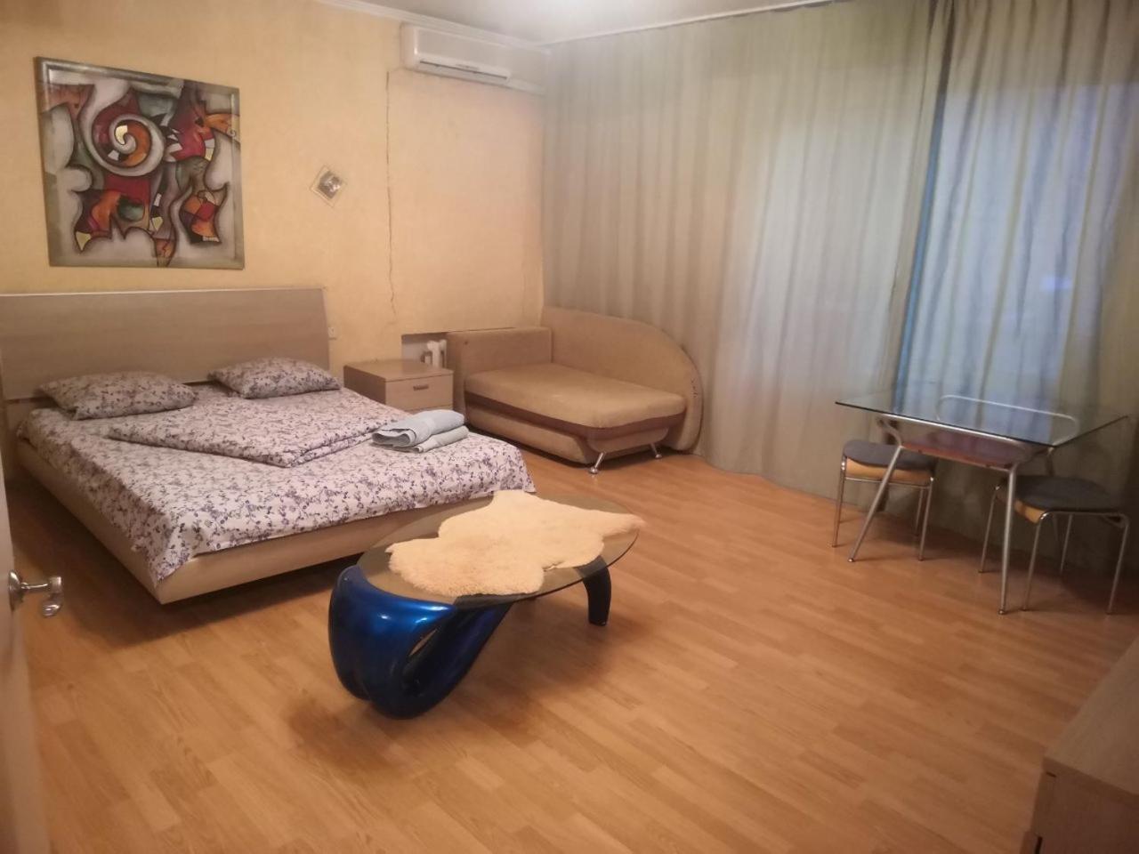 Apartment Triokhsviatytelskaya Street 3 Київ Екстер'єр фото