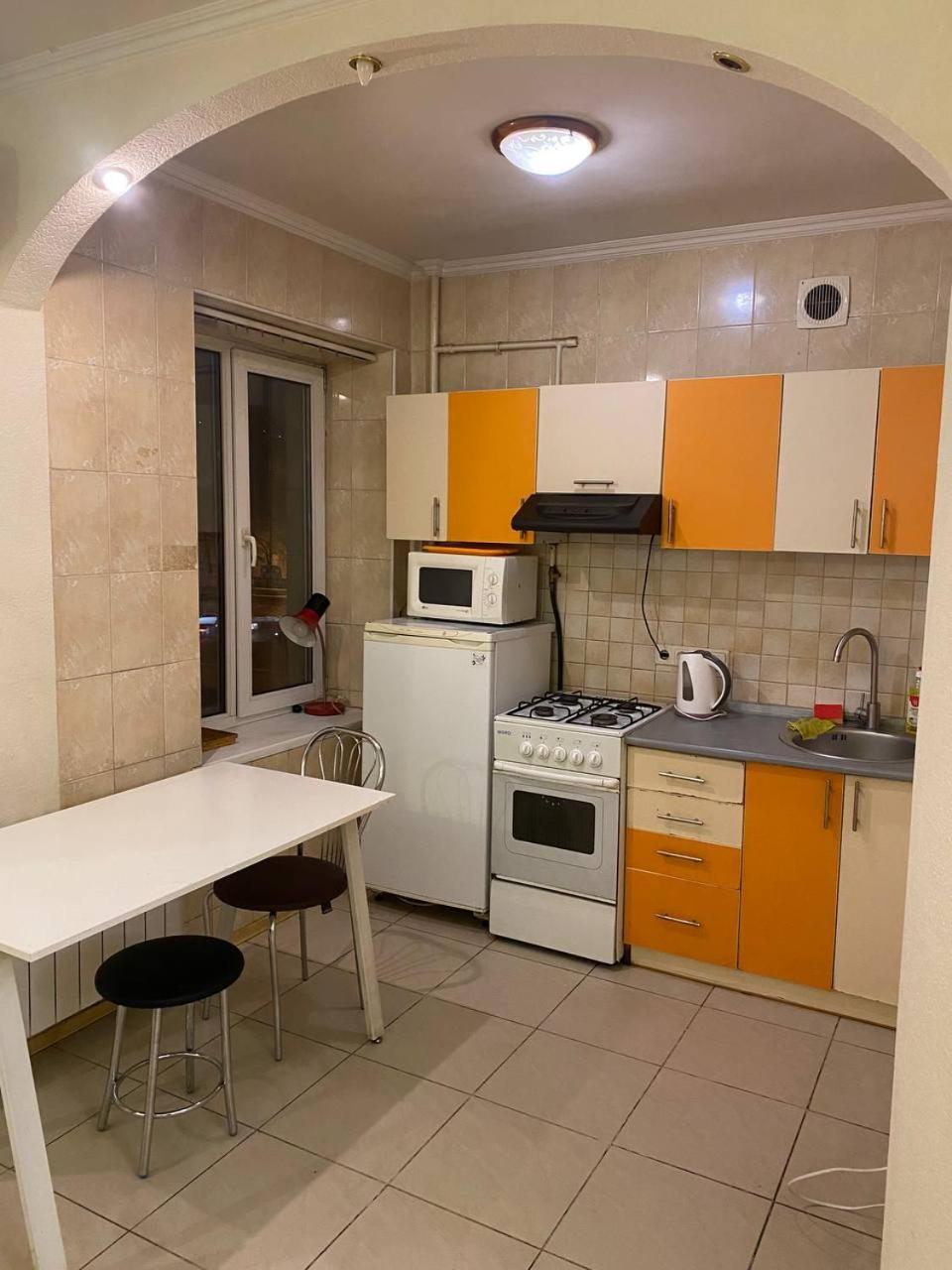 Apartment Triokhsviatytelskaya Street 3 Київ Екстер'єр фото