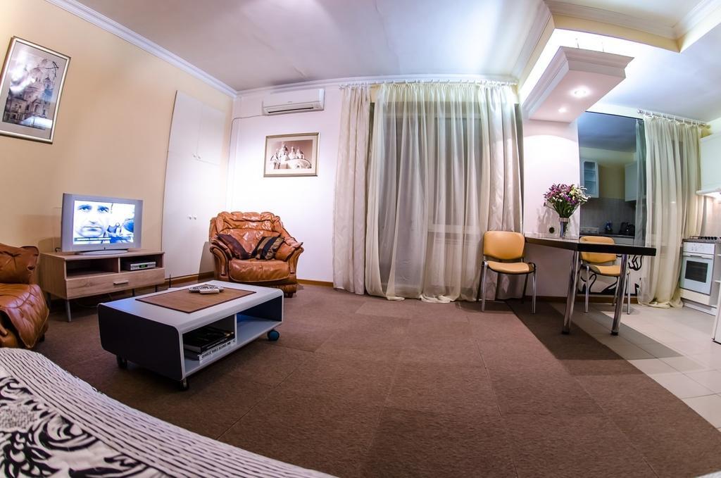 Apartment Triokhsviatytelskaya Street 3 Київ Екстер'єр фото