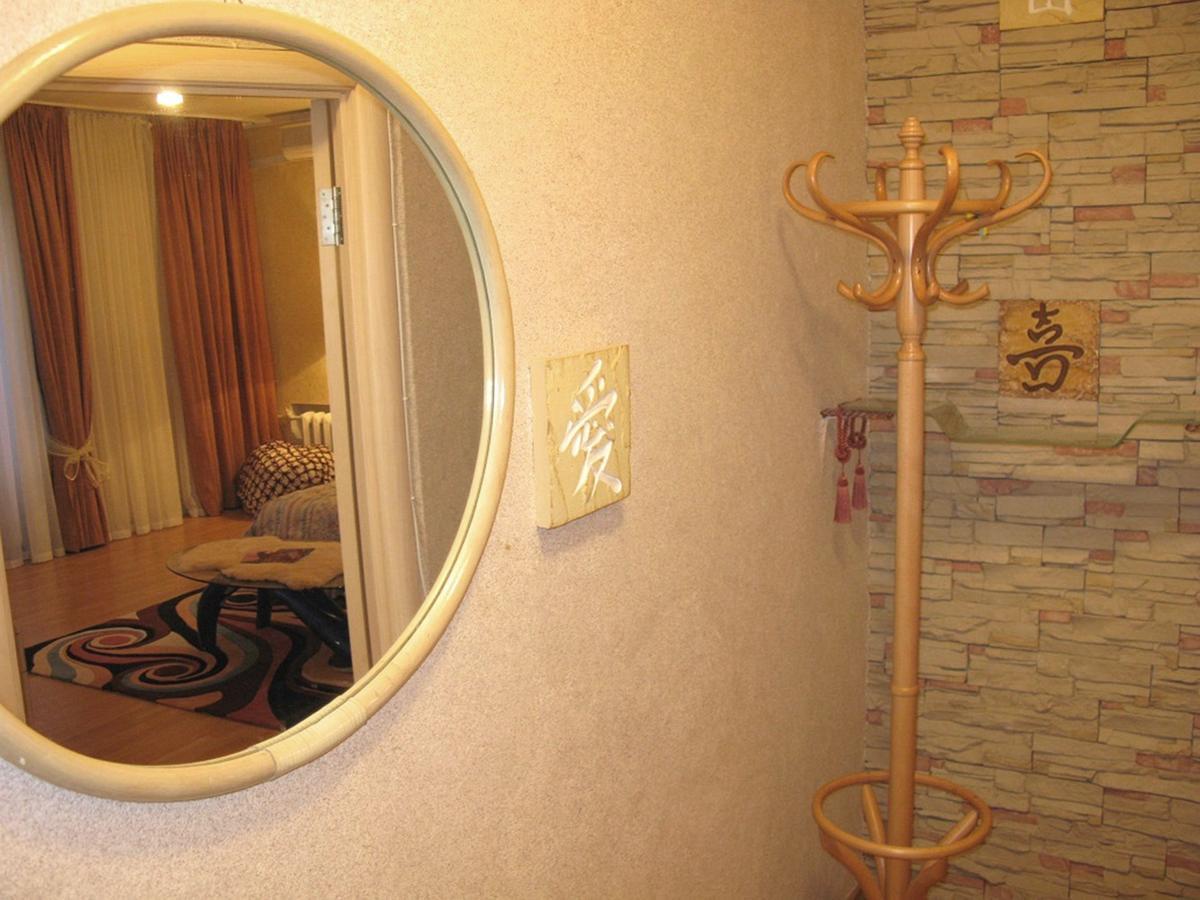 Apartment Triokhsviatytelskaya Street 3 Київ Екстер'єр фото