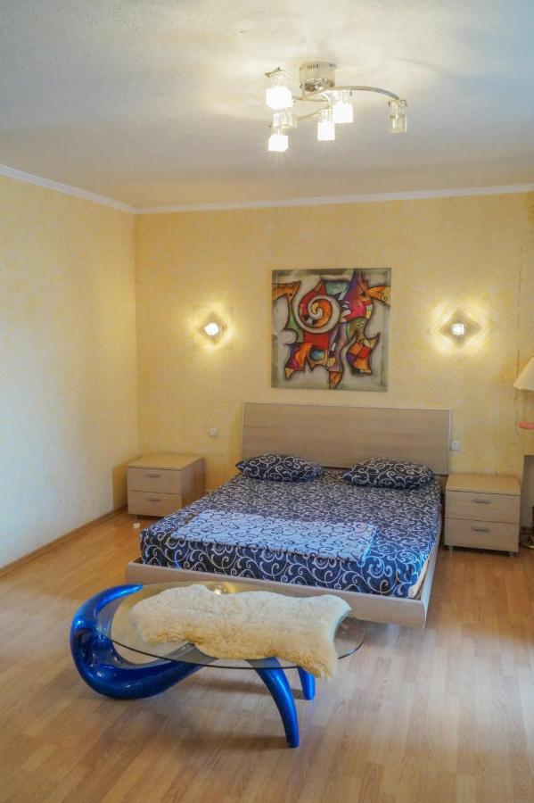 Apartment Triokhsviatytelskaya Street 3 Київ Екстер'єр фото