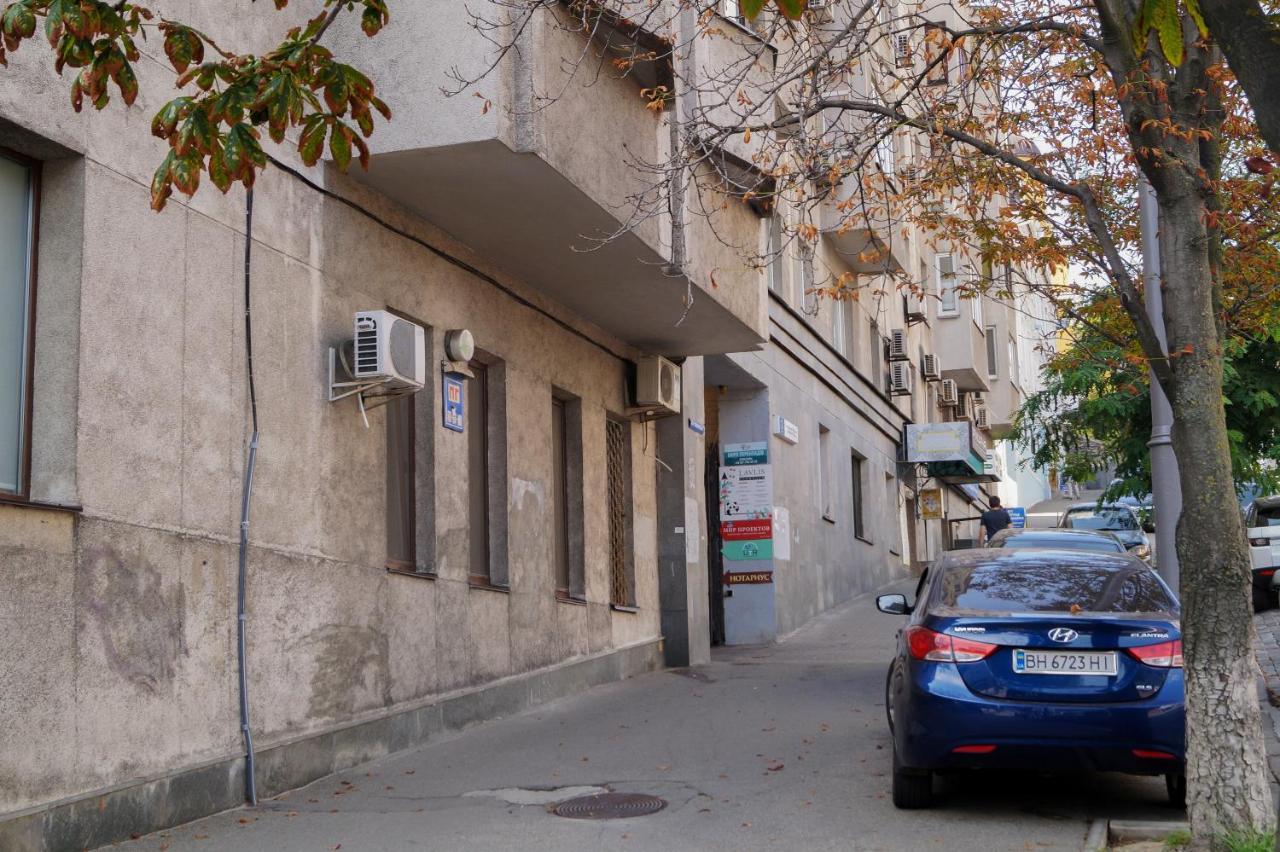 Apartment Triokhsviatytelskaya Street 3 Київ Екстер'єр фото
